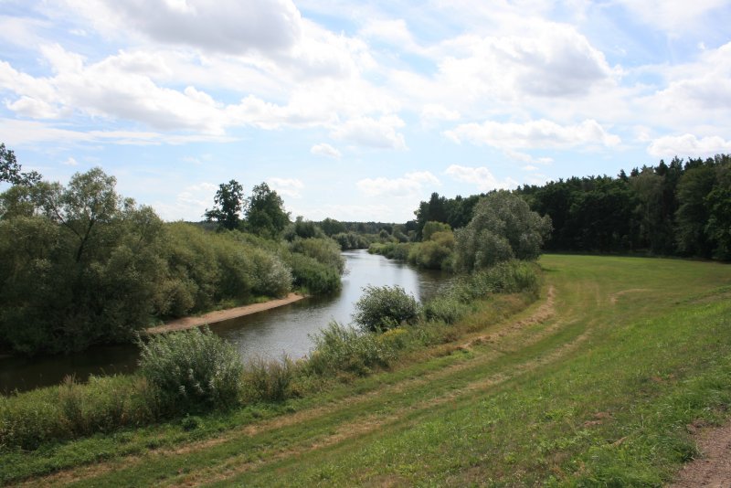 Flusslauf aus Richtung Forst (Lausitz), gesehen vom Oder-Neisse-Radweg bei Klein Gastrose