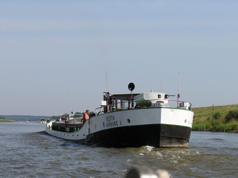 Frachtschiff  BERTA  aus Hamburg auf dem Elbe-Seitenkanal kurz vor Scharnebeck; 07.08.2008