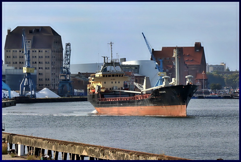 Frachtschiff  INDIAN  IMO 7359149 geht wieder auf grosse Fahrt. Stralsund am 31.08.09