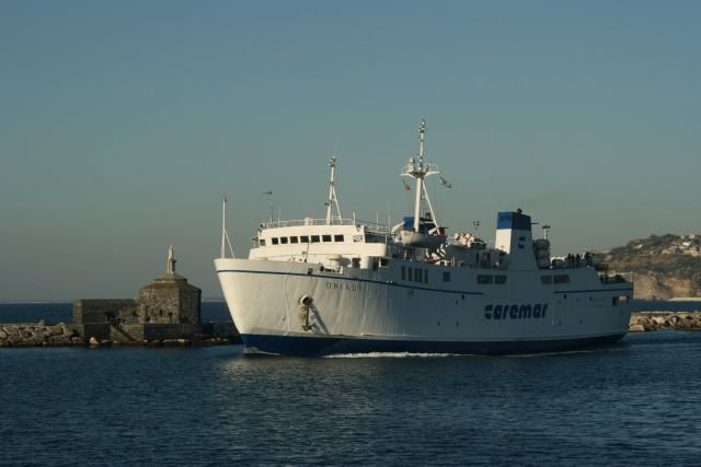 F/S  Driade  im Hafen von Prochida; 26.01.2008