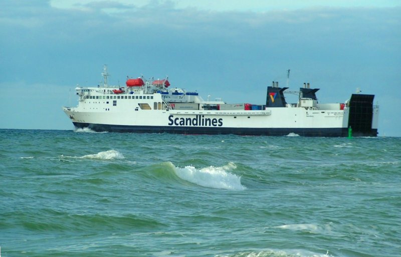 FS  Urd  Passagiere: 186 Lnge: 172,05 m Breite: 20,82 m Kapazitt: Lkw: 1396,8 m; Pkw 291 Besatzung: 23 Nautik/Technik hat den Hafen Warnemnde-Rostock verlassen; 070829