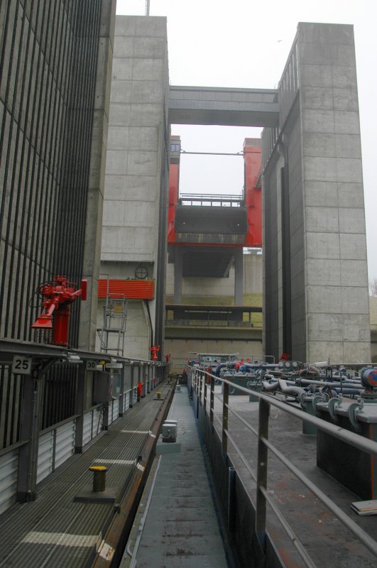 Hebewerk Scharnebeck. Talschleusung Richtung Elbe.Hubhhe des Troges-38 m