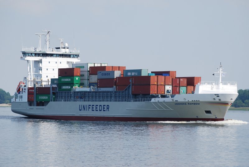 Henneke Rambow IMO-Nummer:9354430 Lnge:134.00m Breite:22.00m Flagge:Deutschland verlsst den Hafen von Hamburg aufgenommen am 14.06.09 vom Willkommen Hft.