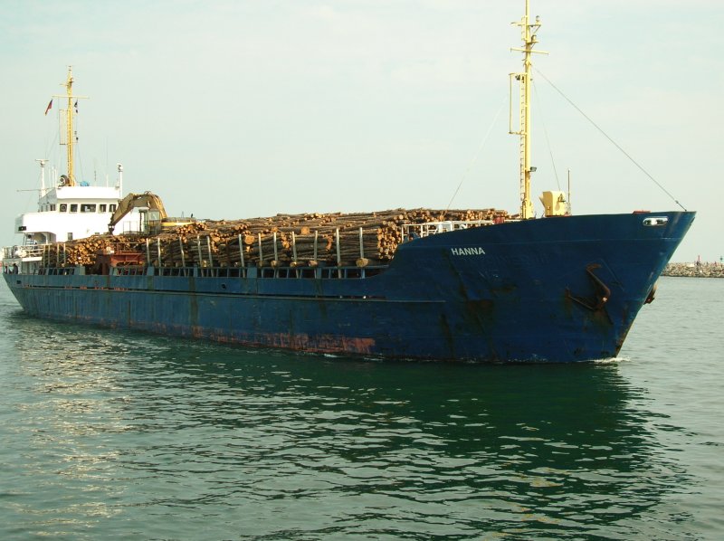 Holzfracher Hanna (Farer-Inseln) auf der Warnow. Sommer 2006