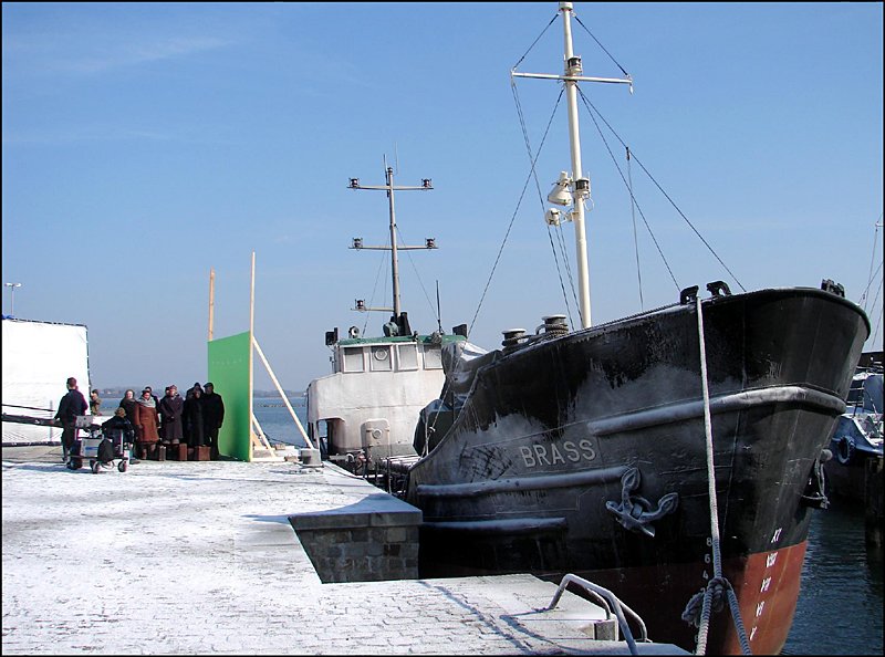 (Kpp`n) Brass als Filmkulisse zum Film - Die letzte Fahrt der Wilhelm Gustloff  (mit Komparsen) Stralsund  am 13.03.07