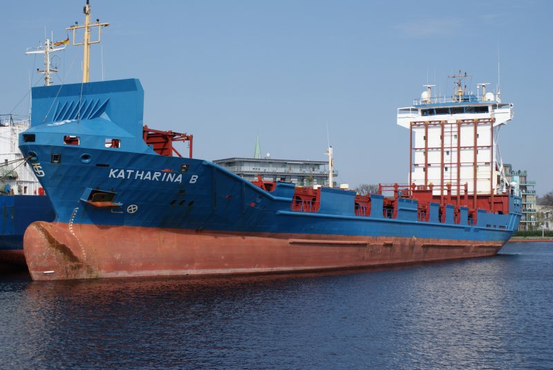  Katharina B  an der Wiesbadenbrcke in Wilhelmshaven.April 2009.Container//IMO-Nummer: 9121869//Flagge:Antigua and Barbuda// Baujahr: 1997 //DWT: 5.865 t