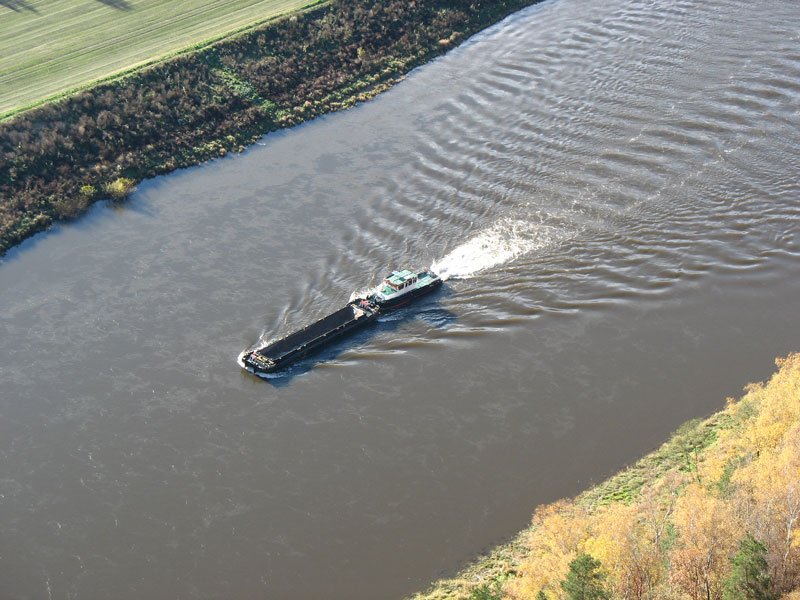 Kleiner Schubverband auf der Elbe bei Kurort Rathen (Schsische Schweiz) - 15.11.2006
