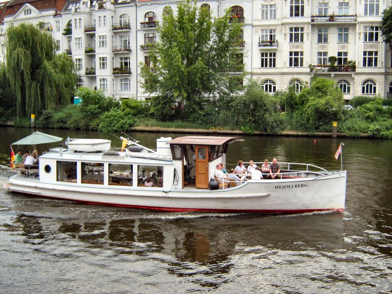 Kleines Motorschiff Heidelberg auf der Spree,Berlin im Sommer 2007