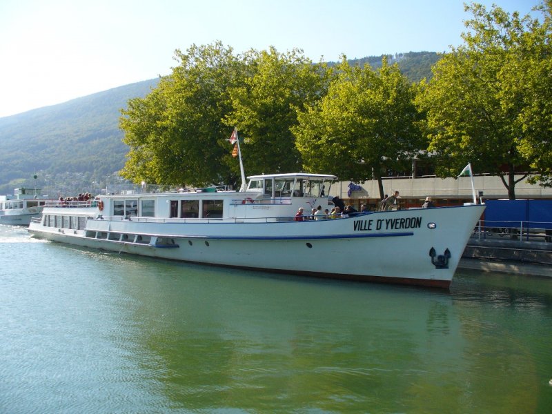 Kursschiff Ville D`Yverdon der Navig = Navigation Lacs de Neuchatel et Morat SA im BSG Hafen in Biel/Bienne am 12.09.2007