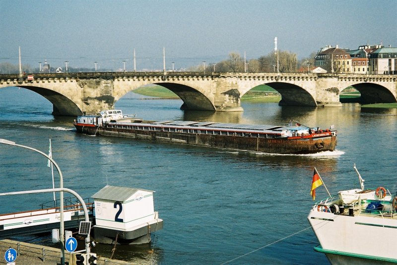 Liebenwalde 040311240 am 31.03.2009 in Dresden Terrassenufer, Eigner DBR, seit 2004 vermietet an Navitrans Decin 