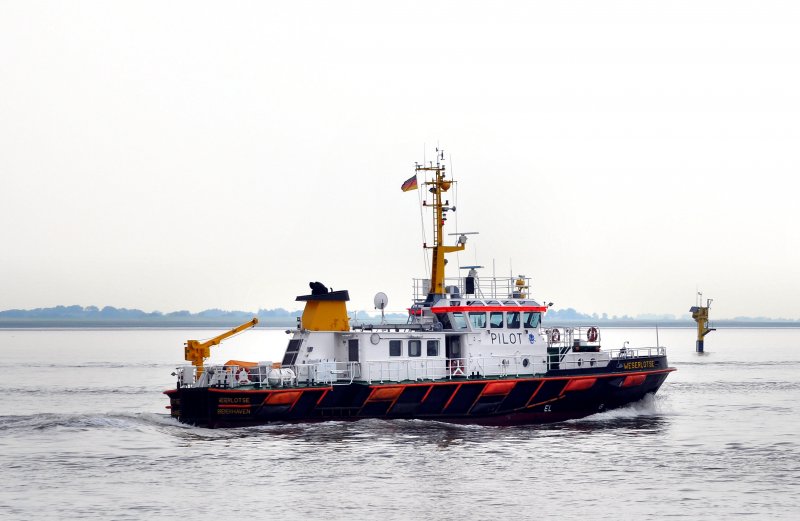 Lotsenboot  Weserlotse  im Juli 2009 auf der Weser. Lg. 28,58m - Br. 6,20m
- Aluminiumrumpf - Bj. 1995 - Heimathafen Bremerhaven