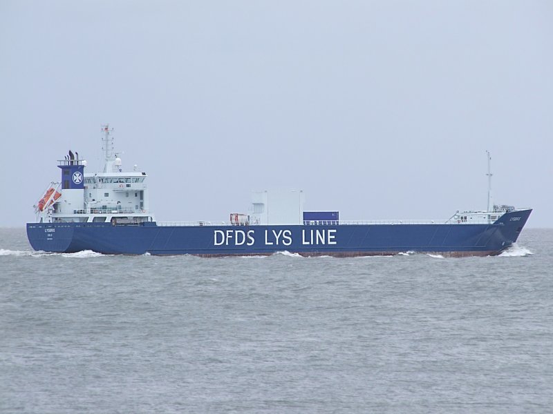 Lysbris(IMO-9144263;L=129;B=18mtr) hat soeben die Elbe erreicht und fhrt nun bei Cuxhaven Stromaufwrts;090829