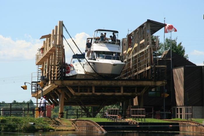 Mi der Big Chute Marine Railway knnen Boote bis zu einer Lnge von 30,5m, eine Breite bis 7,3m und einem Tiefgang bis 1,8m befrdert werden; 01.09.2008