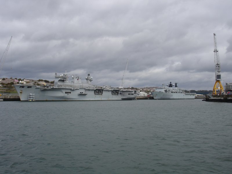 Militrschiffe der NAVY im Hafen Plymouth; 3.10.09