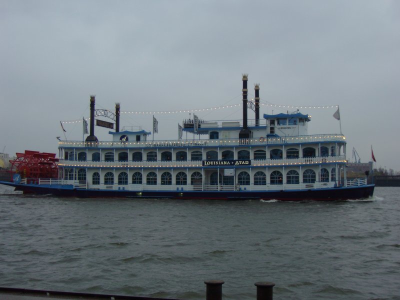 Mississippi-Dampfer  Louisiana Star  in Hamburg