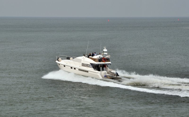 Motoryacht am 20.09.09 vor Norderney. 