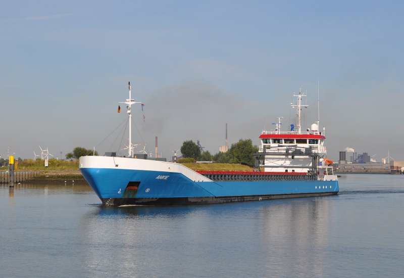 MS Anke - Baggerschiff - Baggertiefe max. 19m - Lg. 49,85m - Br. 8,34m - Tg. 3,60m (beladen) - 9 Kn am 23.08.09 auf der Weser