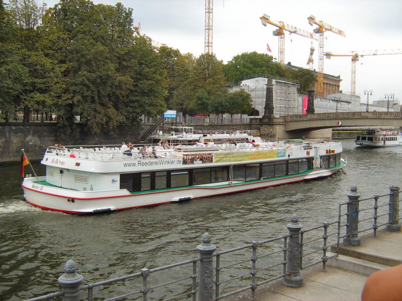 MS Bellevue auf der Spree in Mitte, Foto vom 1.9.2008