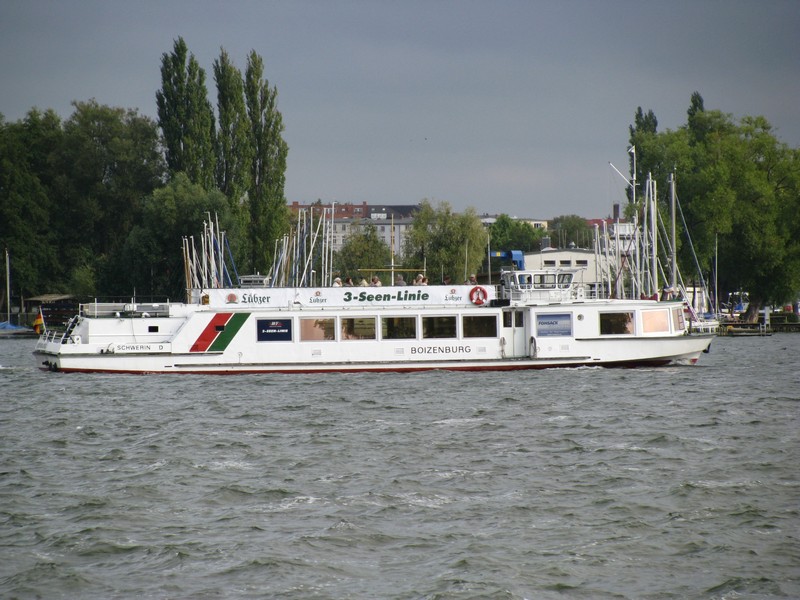 MS  BOIZENBURG  vor dem Yachthafen der Marstall-Halbinsel im Schweriner See, BUGA 2009 Schwerin 16.09.2009