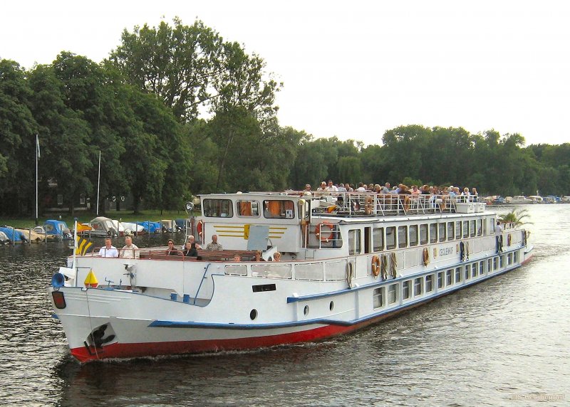 MS Cecilienhof in der Nhe der Glienicker Brcke, Havel - Foto vom Sommer 2007