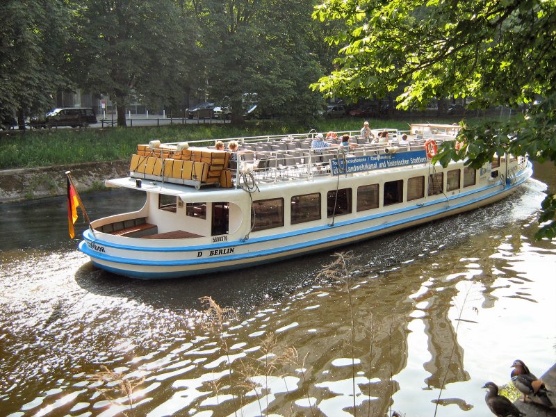 MS Condor unterwegs auf dem Landwehrkanal im Juni 2007