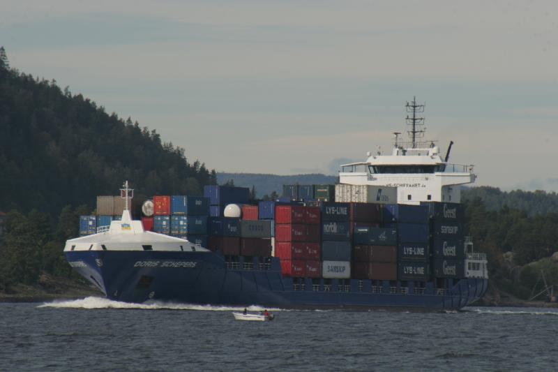 M/S  Doris Scheppers  der HA Schiffahrt im Oslofjorden vor Drbak; 26.09.2009