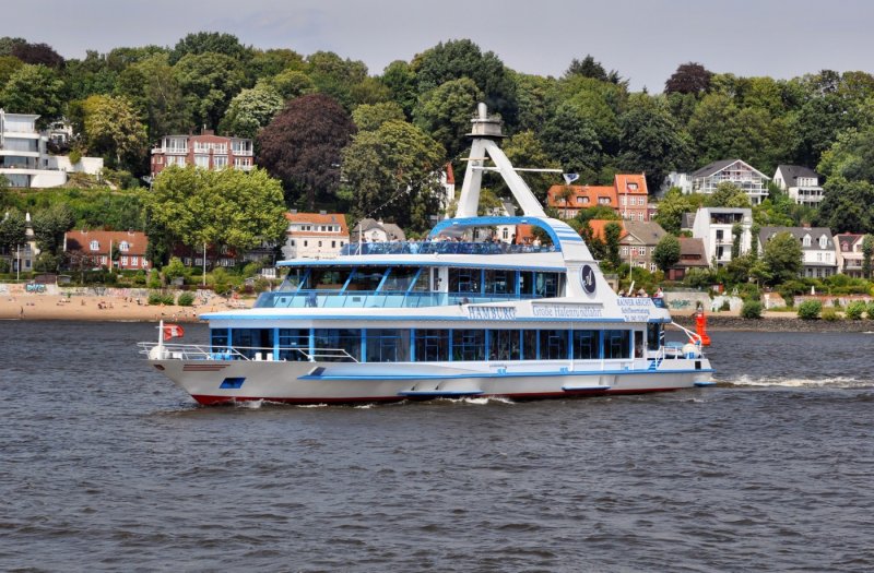 MS Hamburg - Hafenrundfahrten ab St. Pauli Landundsbrcken. Lg. 55,50m - Br. 11,38m - 2x314 KW - 600 Fahrgste