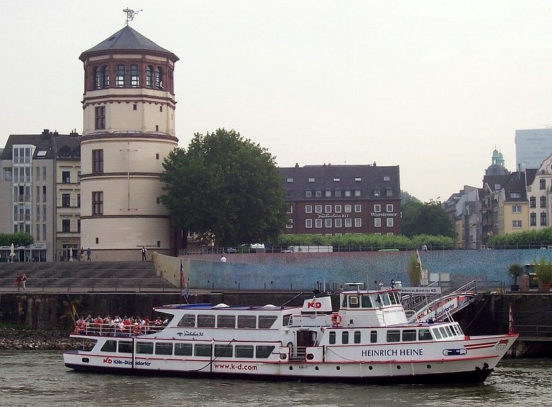 MS  Heinrich Heine  der Kln-Dsseldorfer am 11.06.2007 in Dsseldorf.