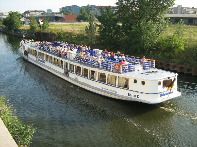 MS Kehrwieder auf dem Berlin-Spandauer-Schifffahrtkanal auf dem Weg zun Humboldthafen, 2. September 2008