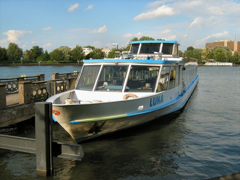 MS Luna An der Anlegestelle Treptower Park, Sommer 2007