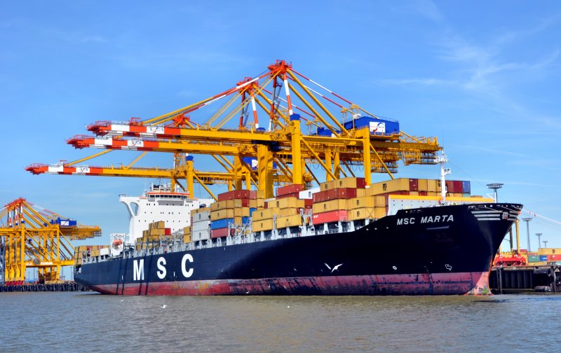 MS  MSC Marta  im Juni 2009 in Bremerhaven. Lg.274m - Br.40m - Tg.14,50m - 57100 Kw - 26 Kn