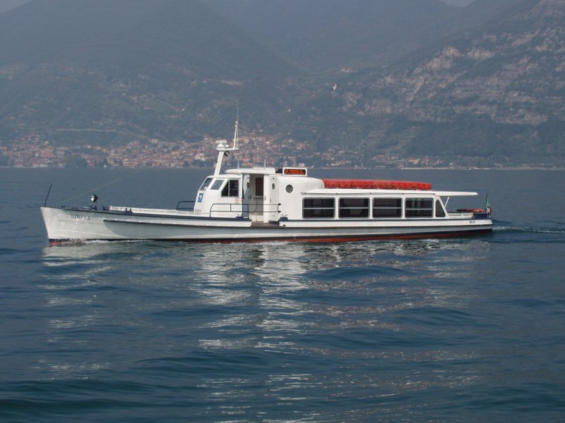 MS  Ninfea  wurde in den funfziger Jahren bei  Cantiere Papette  in Venedig gebaut. Es verkehrt heute auf dem Iseosee zwischen Iseo und Monte Isola