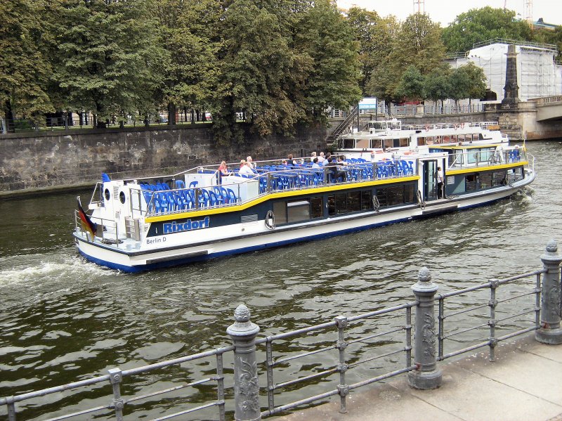 MS Rixdorf auf der Spree beim Berliner Dom, Foto vom 1.9.2008