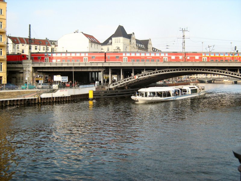 MS Sanssouci beim Bahnhof Friedrichstrasse, Februar 2008