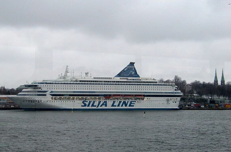 MS  Silja Europa  im Januar 2006 im Hafen Helsinki.