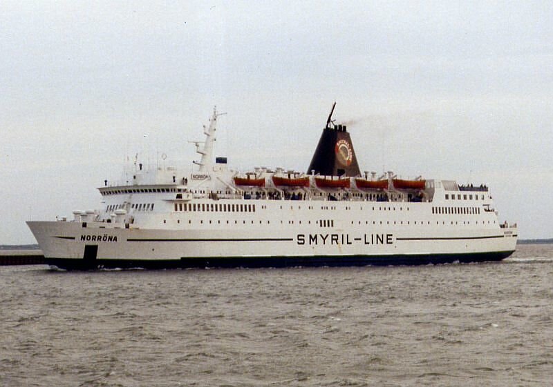 MS Smyril-Line  Norrna  fhrt im Juli 1997 mit Versptung in den Fhrhafen Esjberg ein. Die  Norrna  fuhr einen wchentlichen Dreieckskurs Esjberg/Dnemark - Torshavn/Frer-Inseln - Bergen/Norwegen - Torshavn - Seysfjrur/Ost-Island - Torshavn - Esjberg, Passagiere von Esjberg nach Island hatten in Torshaven 2 Tage aufenthalt. 2002 bernahm ein Neubauschiff  Norrna  den Kurs, gefahren wird jetzt ab Hanstholm, angefahren werden jetzt auch die Shetland-Inseln.