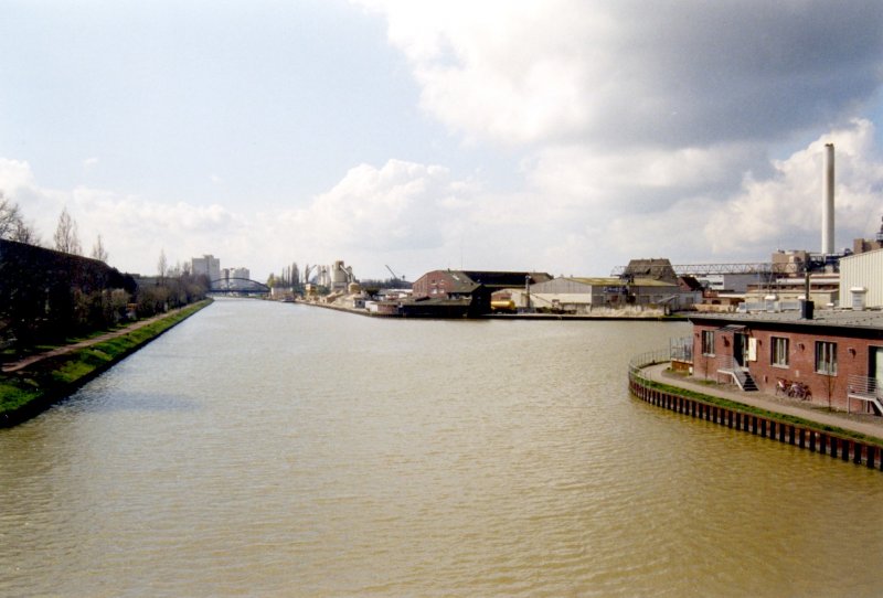 MÜNSTER, 26.03.2000, Hafen Münster am Dortmund-Ems-Kanal -- Foto eingescannt
