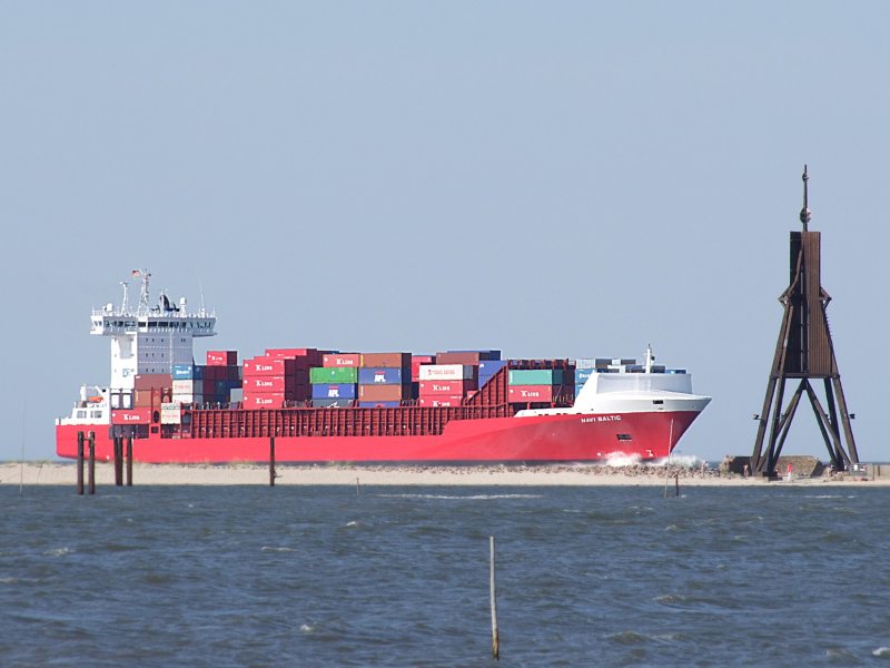 Navi Baltic(IMO-9386718;L=168;B=26m) erreicht bei der Kugelbake in Cuxhaven die Gewsser der Elbe;090824