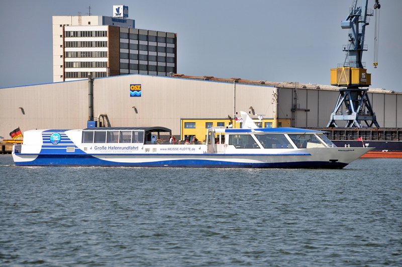 Neustes Kind der Weisse Flotte ein Cabrioschiff, die  Hanseblick .
Bei Bedarf kann die glserne berdachtung aufgezogen werden.