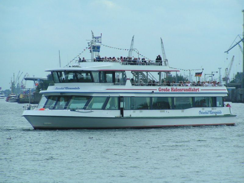  Ostseebad Warnemnde  whrend einer Hafenrundfahrt; 070825