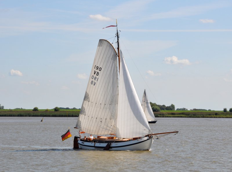 Plattbodenschiff am 23.08.09 auf der Weser. Was kann schner sein?