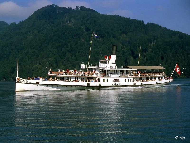 Raddampfer  Gallia  auf dem Weg von Vitznau nach Beckenried (August 1985) 