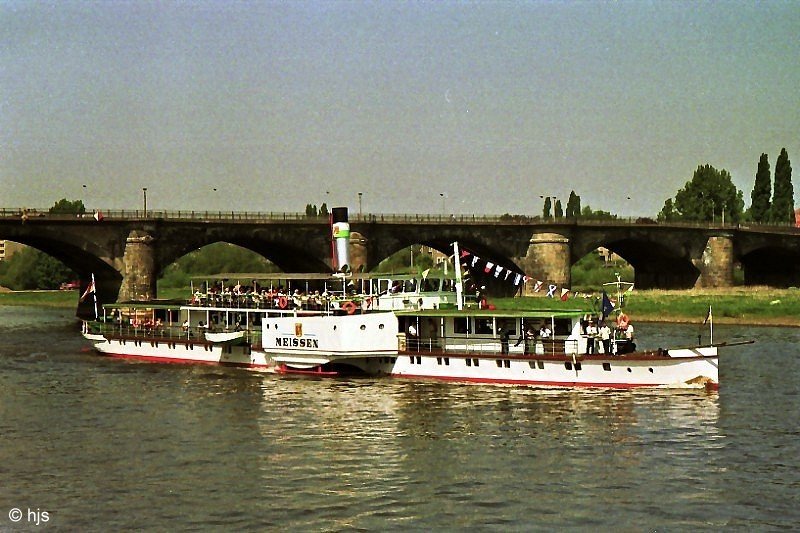 Raddampfer  Meissen  bei Pirna (16. Mai 1992)