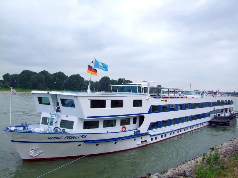 RheinPrincess am Hafen in Dsseldorf; 080826
