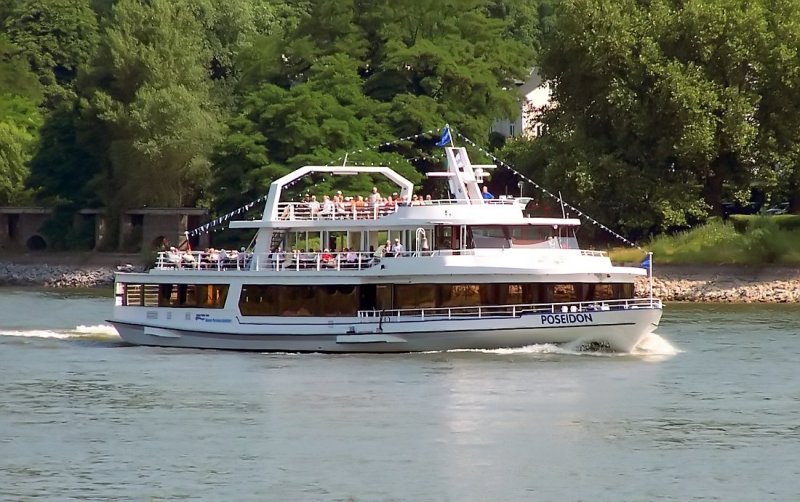 Rheinschiff  Poseidon  bei Remagen - 27.06.2005