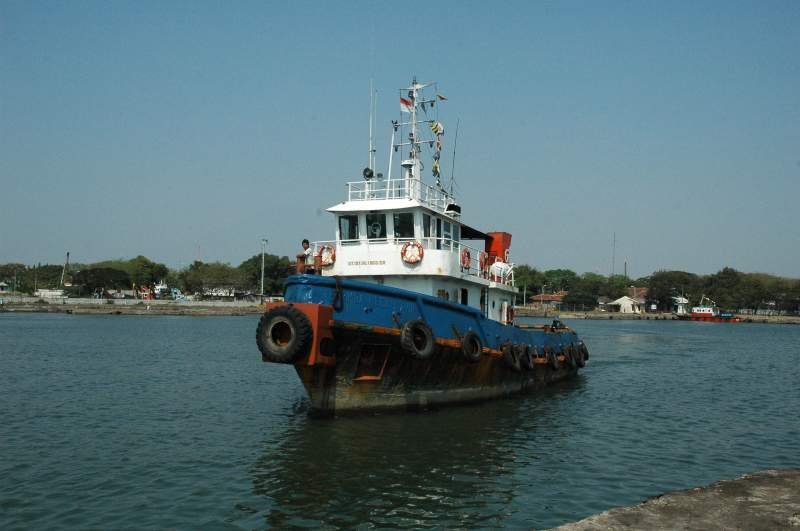 Rimba Megah XVIII
Schlepperim Hafen von Cirebon (Java Indonesien)