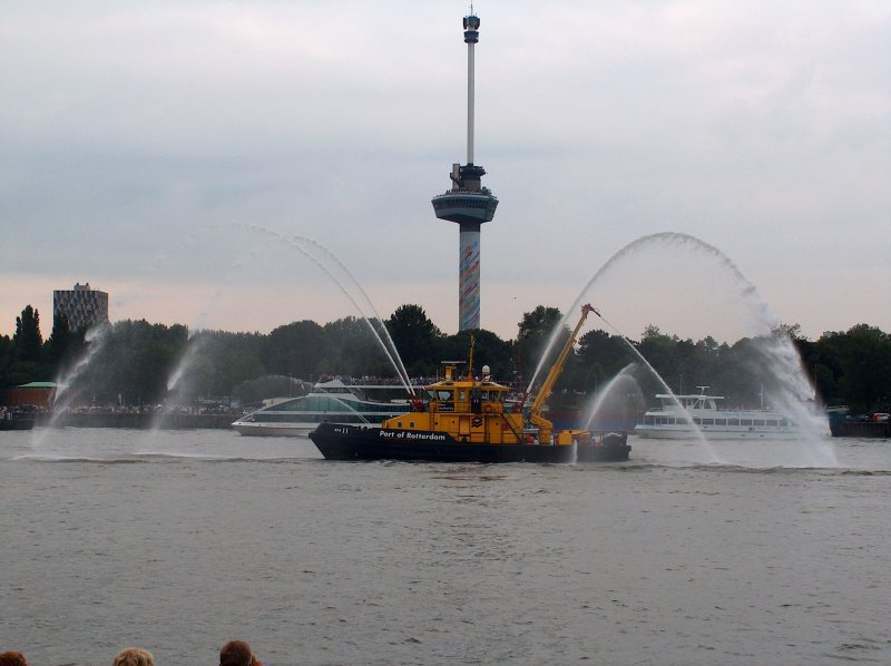 RPA11,Kstenwache, im Hafen Rotterdam 2004. 29m lang, 8m breit.