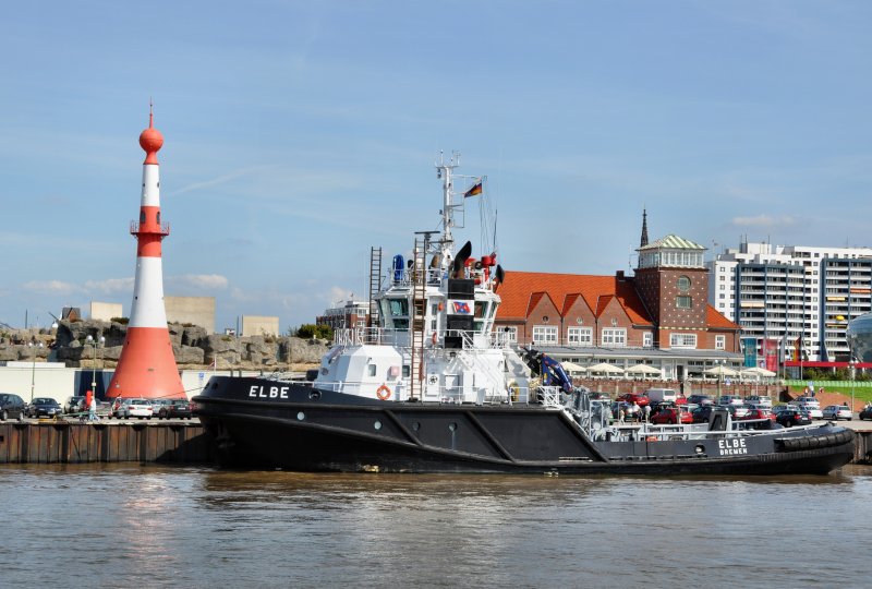 Schlepper  Elbe  am 23.08.09 in Bremerhaven. Lg. 37m - Br. 13m - Pfahlzug 75 t - 14 Kn. Schwesterschiff der  Ems 