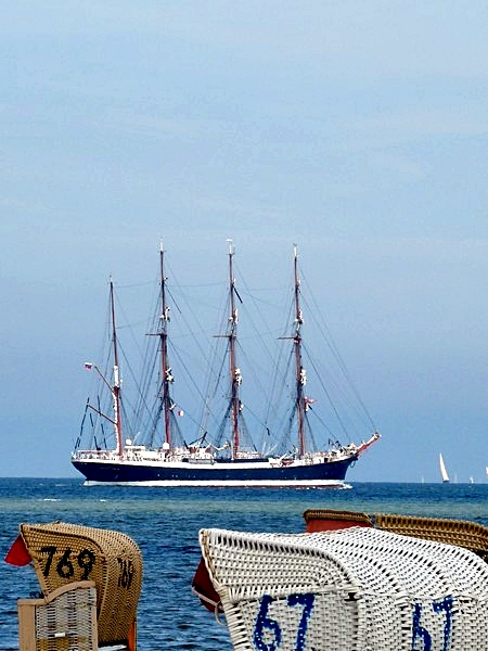 Sedov auslaufend aus dem Kieler Hafen in Hhe Laboe