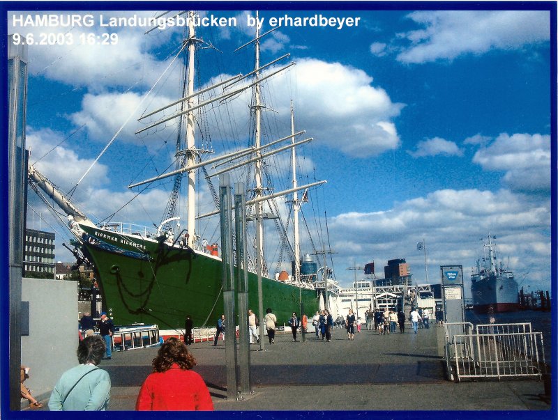 Segelschiff Rickmer Rickmers in Hamburb, St. Pauli - Landungsbrcken am 9. 6. 2003.  Gerne nhere Angaben erwnscht.